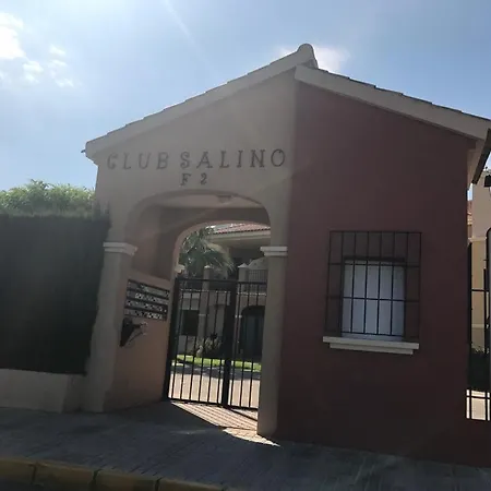 A Quiet House In The Neighborhood Of Urbanizacion Club Salino Torrevieja